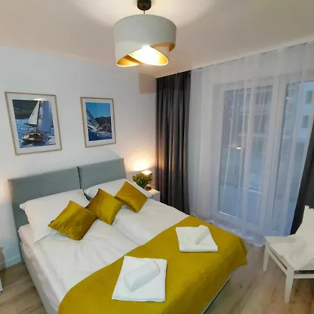 Cicha Przystan Regata Garaz W Cenie * Kołobrzeg